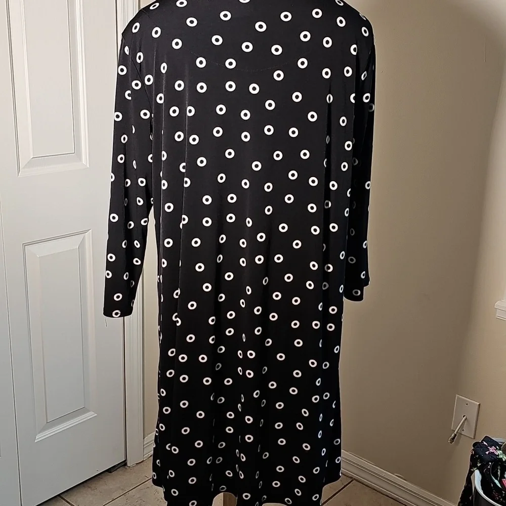 Elegant Black and‎ White Polka Dot Shift Dress. CHICOS 2 (12)